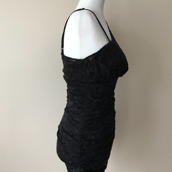 Forever 21 Chantilly Lace One shoulder dress - Picture 3 of 6